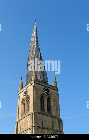 Der verdrehte Turmspitze der Chesterfield Parish Kirche Derbyshire England United Kingdom Stockfoto