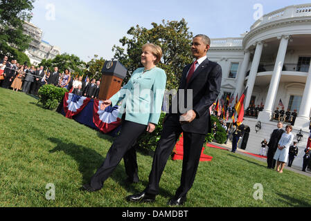 US Präsident Barack Obama trifft Bundeskanzlerin Angela Merkel im Weißen Haus in Washington, D.C., USA, 7. Juni 2011. Merkel ist auf ein zwei-Tages-Besuch in die Vereinigten Staaten. Foto: Rainer Jensen Stockfoto
