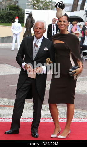 Giorgio Armani und seine Nichte Roberta Armani kommen für die kirchliche Trauung von Fürst Albert II. und Charlene Wittstock in dem Fürstenpalast in Monaco, 2. Juli 2011. Rund 3500 Gästen sollen die Zeremonie in der Main-Innenhof des Palastes zu folgen. Foto: A.Ph.van der Werf, Royal Press Europe Stockfoto