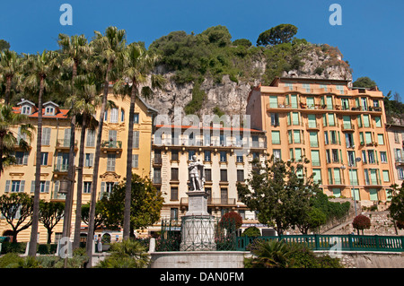 Regi Capolo Felice Statue Quai Lunel Nice Old Vieux Port Harbour Französische Riviera Cote D'Azur Mittelmeer Stockfoto