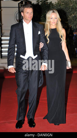 Gareth Wittstock, Bruder von Prinzessin Charlene und seine Begleiter besucht das offizielle Dinner auf den Opern-Terrassen nach die kirchliche Trauung von Fürst Albert II. und Prinzessin Charlene von Monaco, 2. Juli 2011. 450 Gäste wurden für das Abendessen, gefolgt von einer Kugel in die Oper eingeladen. Foto: Jochen Lübke dpa Stockfoto