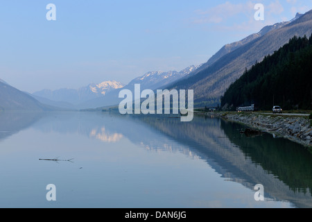 Reflexionen im Moose Lake Mt Robson Provincial Park-British Columbia-Kanada Stockfoto