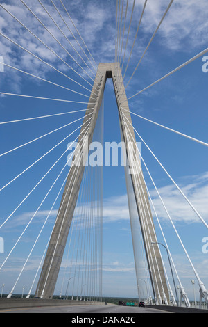 Der Arthur Ravenel Jr. Brücke über den Cooper River, Charleston und Mount Pleasant, SC Stockfoto