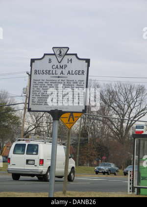 CAMP RUSSELL A. ALGER benannt für Sekretär des Krieges Russell A. Alger, das Lager wurde im Mai 1898 auf einer 1.400 Hektar großen Farm namens Woodburn Manor gegründet. Hier einige 23.500 Männer geschult für den Dienst in den Spanisch-Amerikanischen Krieg. Die großen militärischen Bevölkerung beeinflusst stark die Leben der Bewohner von den kleinen Gemeinschaften von Falls Church und Dunn Loring. Das Lager wurde bereits im August 1898 nach einer Typhus-Epidemie aufgegeben. Das Kriegsministerium begann den Verkauf von Grundstücken im September 1898. Abteilung für historische Ressourcen, 1998 Stockfoto