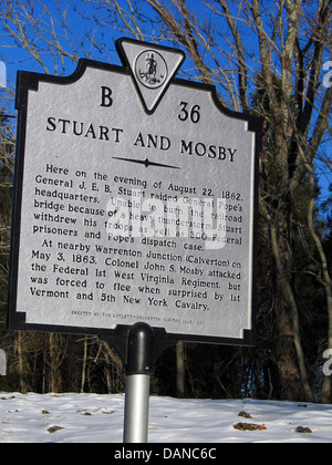 STUART und MOSBY hier am Abend des 22. August 1862, General J.E.B. Stuart überfallen des Papstes General Headquarters. Nicht in der Lage, die Eisenbahnbrücke durch ein schweres Gewitter zu verbrennen, Stuart zog seine Truppen und 300 Gefangene der Bundesrepublik sowie des Papstes Versand Fall. Am nahe gelegenen Warrenton Kreuzung (Calverton) am 3. Mai 1863 Oberst John S. Mosby Bundesrepublik 1. West Virginia Regiments angegriffen, aber wurde gezwungen, zu fliehen, wenn der 1. Vermont und 5. New York Kavallerie überrascht. Errichtet vom Catlett-Calverton Ruritan Club, 1981 Stockfoto