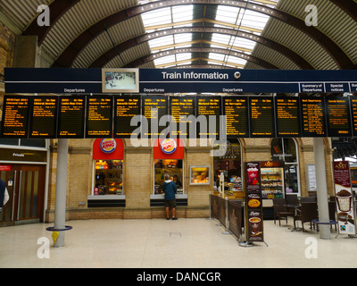 Bahnhof von York auf der East Coast Mainline, York, England. Stockfoto