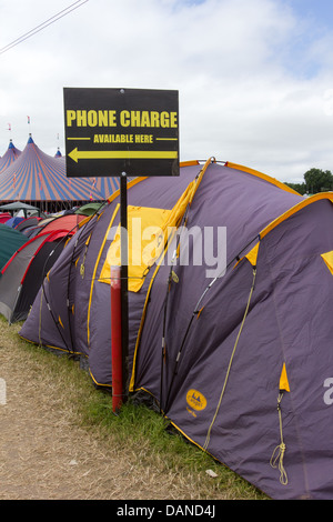 Campingplatz am Glastonbury Festival, Pilton, Somerset, England, Vereinigtes Königreich. Stockfoto