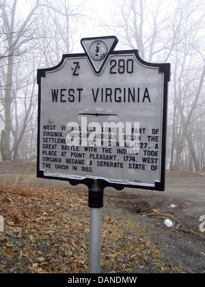 WEST VIRGINIA West Virginia war lange ein Teil von Virginia. Morgan Morgan begann die Besiedlung der Region im Jahre 1727. Eine große Schlacht mit den Indianern fand in Point Pleasant, 1774. West Virginia wurde ein getrennter Staat der Union im Jahre 1863. Virginia State Library, 1951 Stockfoto