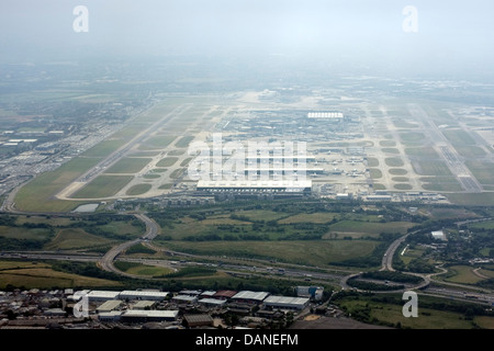 Luftbild des Flughafens London Heathrow Stockfoto