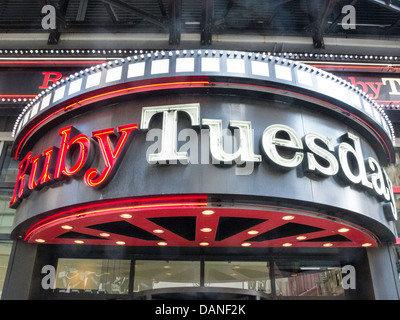 Ruby Tuesday-Eingang und Zeichen, Casual Restaurant, USA Stockfoto