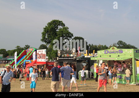 Essensstände, Sommer Magic Live Musik Festival, Stoke Park, Guildford, Surrey, England, Großbritannien, Deutschland, Großbritannien, Europa Stockfoto