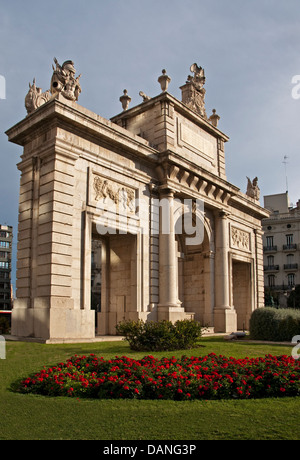 Puerta De La Mar Memorial Arch in Valencia Stockfoto