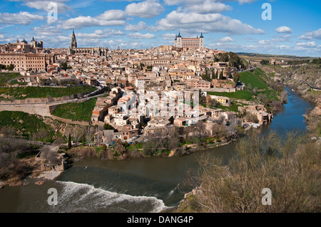 Toledo entlang Kurve im Tejo, Spanien. Stockfoto