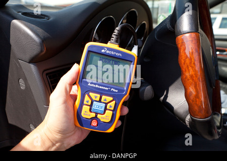 OBD II Kfz Diagnose-Tool - USA Stockfoto
