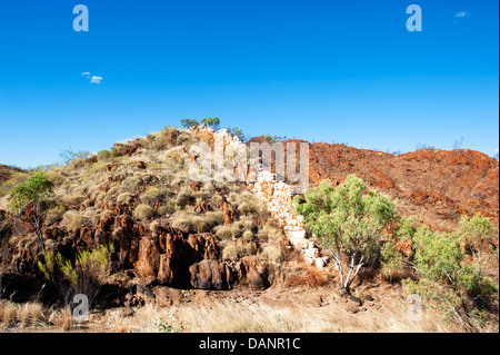 Mauer von China, eine sechs-Meter hohe Wand aus Quarzit-Felsen in der Nähe von Fitzroy Crossing, in Kimberley, Western Australia Stockfoto