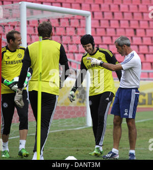 Bangkok, Thailand. 16. Juli 2013. Petr Cech während einer Trainingseinheit im Rajamangala-Stadion. Englische Premier League-Fußball-Nationalmannschaft kam Chelsea, haben ein Freundschaftsspiel mit der thailändischen All-Star-XI am 17. Juli im Rajamangala-Stadion, in Bangkok angekommen in Bangkok im 12. Juli nahmen an einer Trainingseinheit und Pressekonferenz. Bildnachweis: Piti A Sahakorn/Alamy Live-Nachrichten Stockfoto