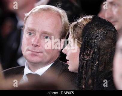 Prinz Carlos und Prinzessin Annemarie de Bourbon de Parma besuchen die Beerdigung von seine kaiserliche königliche Hoheit Erzherzog Otto von Habsburg an den Stephansdom in Wien, Österreich, 16. Juli 2011. Foto: Albert Nieboer/RoyalPress Niederlande Stockfoto