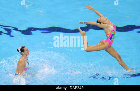 Südafrikas Synchronschwimmerinnen führen in das Synchronschwimmen Team frei Vorrunde bei der FINA schwimmen Weltmeisterschaften 2011 in Shanghai, China, 20. Juli 2011. Foto: Hannibal Dpa +++(c) Dpa - Bildfunk +++ Stockfoto