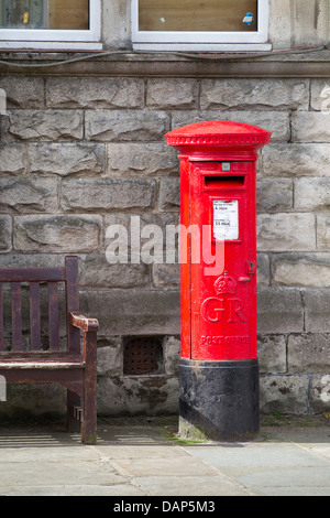 Alten roten Briefkasten in Haws North Yorkshire Stockfoto