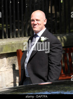 Mike Tindall kommt für seine Hochzeit mit Zara Phillips in der Canongate Kirk in Edinburgh, Großbritannien, 30. Juli 2011. Zara ist eine Enkelin der Königin, ein bekannter Rugby-Spieler Mike. Foto: Albert Nieboer Stockfoto