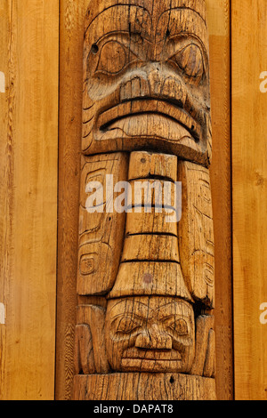 Haida Pole aus Skedans Dorf in Haida Museum-Haida Gwaii Queen Charlotte Islands-Skidegate British Columbia Kanada Stockfoto