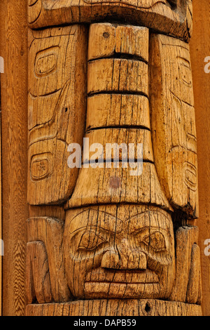 Haida Pole aus Skedans Dorf in Haida Museum-Haida Gwaii Queen Charlotte Islands-Skidegate British Columbia Kanada Stockfoto