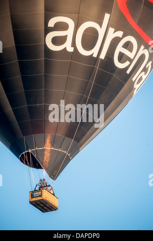 Touristen genießen Ballonfahrten über die Innenstadt von Melbourne, Australien. Stockfoto