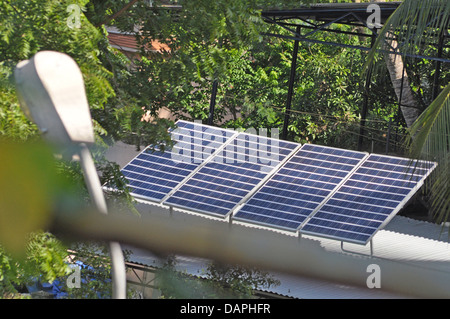 Sonnenkollektoren für Zuhause Stockfoto