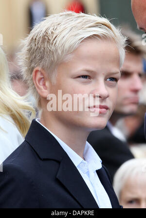 Norwegische Kronprinzessin Mette-Marit Sohn Marius besucht die Feierlichkeiten anlässlich der 10. Hochzeitstag des norwegischen Kronprinzen-Paares an der Universität in Oslo, Norwegen, 25. August 2011. Foto: Patrick van Katwijk Stockfoto