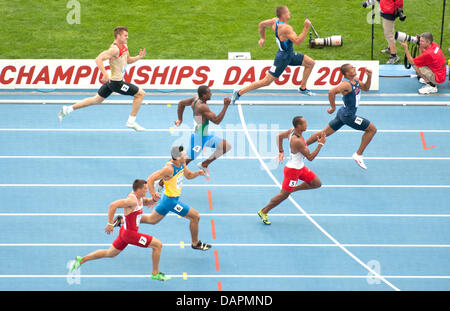 Rico Freimuth Deutschlands (hinten L) konkurriert im 100 m von der Decathlon-Wettbewerb bei der 13. IAAF Weltmeisterschaften in der Leichtathletik in Daegu, Südkorea, 27. August 2011. Foto: Bernd Thissen Dpa +++(c) Dpa - Bildfunk +++ Stockfoto