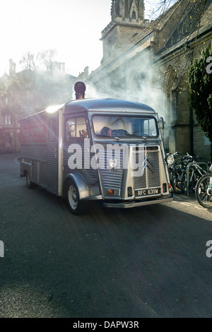 Sehr verraucht Pizzawagen in Oxford Stockfoto