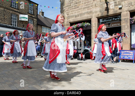 Porträt des traditionellen Volkstänzer am Bakewell Day Tanz 2013, Derbyshire, England Stockfoto