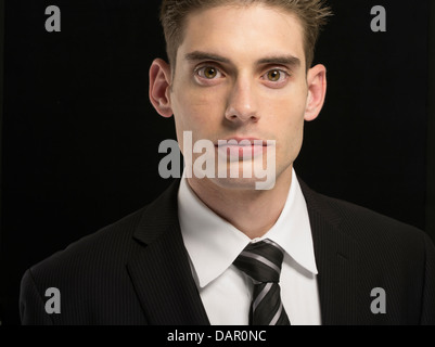 Geschäftsmann in Anzug und Krawatte Stockfoto