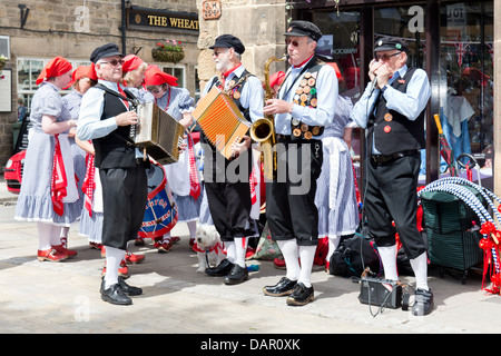 Porträt von einem traditionellen folk-Band am Bakewell Day Tanz 2013, Derbyshire, England Stockfoto