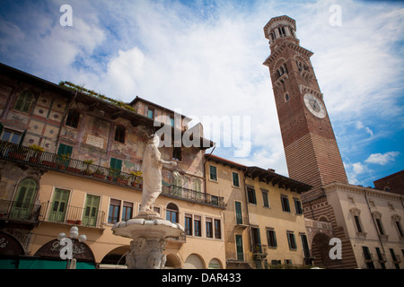 Piazza Delle Erbe, Verona, Veneto, Italien Stockfoto