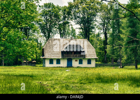 Das White Inn in Orava ethnographische Park Museum in Zubrzyca Gorna, Polen Stockfoto