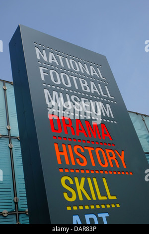 England, Manchester, National Football Museum Schild Urbis Stockfoto