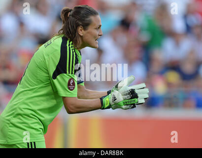 Torhüter Nadine Angerer Deutschland reagiert während der UEFA Women's EURO 2013 Gruppe B Fußballspiel zwischen Deutschland und Norwegen an der Kalmar-Arena in Kalmar, Schweden, 17. Juli 2013. Foto: Carmen Jaspersen/Dpa +++(c) Dpa - Bildfunk +++ Stockfoto