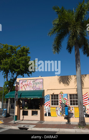 HEROS VON KUBA WANDBILD AN DER CAFETERIA GUARDABARRANCO ACHTE STRAßE WENIG HAVANNA MIAMI FLORIDA USA Stockfoto