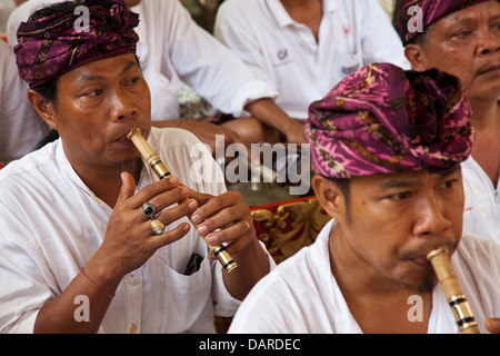 Gamelan-Band spielt bei einer Hochzeit in Ubud, Bali Stockfoto