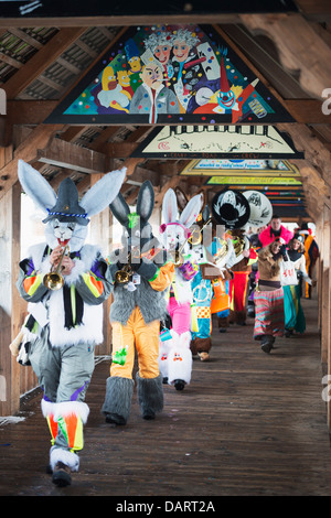 Europa, Schweiz, Luzern, Fasnact Frühjahr Karnevalsumzug Stockfoto