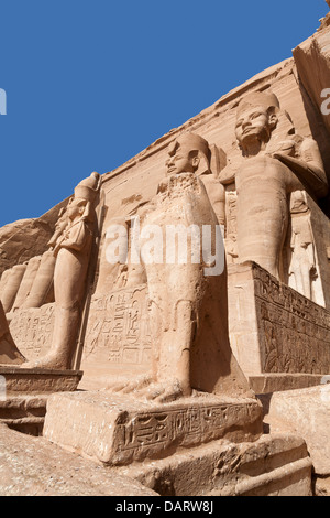 Die große Sonne Tempel von Abu Simbel erbaut von Ramses II, der UNESCO World Heritage Site, Nasser-See, südlich von Assuan, Oberägypten Stockfoto