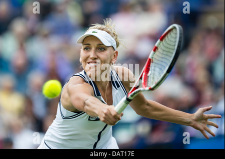 Elena Vesnina Russlands in Aktion spielen Rechtshänder Rückhand Einzelaufnahme während Einzel-Match spielen Stockfoto