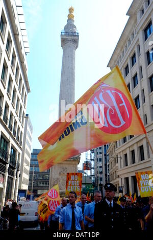 Feuerwehr Union marschieren durch London Stockfoto