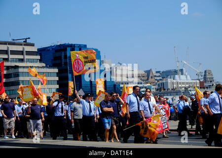 Feuerwehr Union marschieren durch London Stockfoto