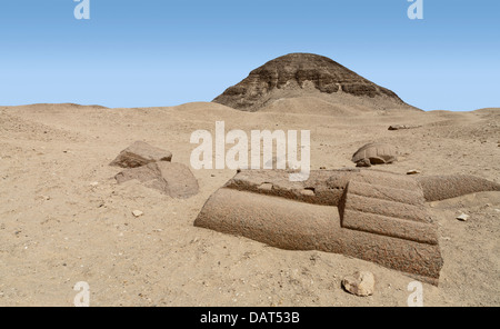 Die Schlamm-Ziegel Hawara Pyramide Amenemhets III, in der Nähe der sagenumwobenen Labyrinth im Bereich Faiyum Ägyptens Pharao gebaut Stockfoto