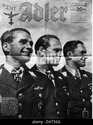 Nationalsozialismus, Presse / Medien, 'der Adler', Nummer 13, Maulwurf-Verlag, Berlin, 22.6.1943, Deckblatt, Kampfpiloten Oberstleutnant Walter Storp, Major Hermann Hogeback, Oberstleutnant Rudolf Puchinger, Zusatzrechte-Clearences-nicht vorhanden Stockfoto