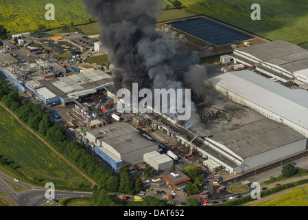 Luftaufnahme von Norbert Dentressangle Fabrik Feuer Stockfoto