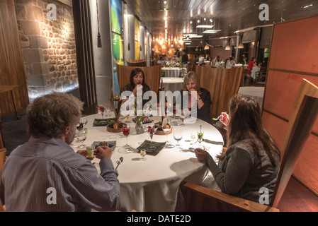 Dinning an Régis und Jacques MARCON Restaurant. Eine von Frances 3 Michelin Sterne Köche. St Bonnet le Froid. Haute Loire. Frankreich Stockfoto