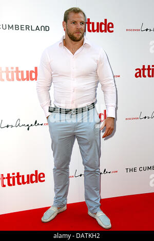 London, UK. 18. Juli 2013. James Haskell (Rugbyspieler) besucht die Haltung erste Gay Magazine Launch, weltweit Sexiest 100 Männer 2013 Sommerfest bei der Carbon im The Cumberland Hotel in London. Bildnachweis: Siehe Li/Alamy Live News Stockfoto